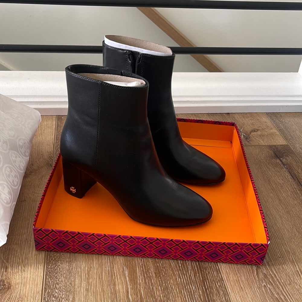 TORY BURCH BROOKE 70mm CALF LEATHER BOOTIE
